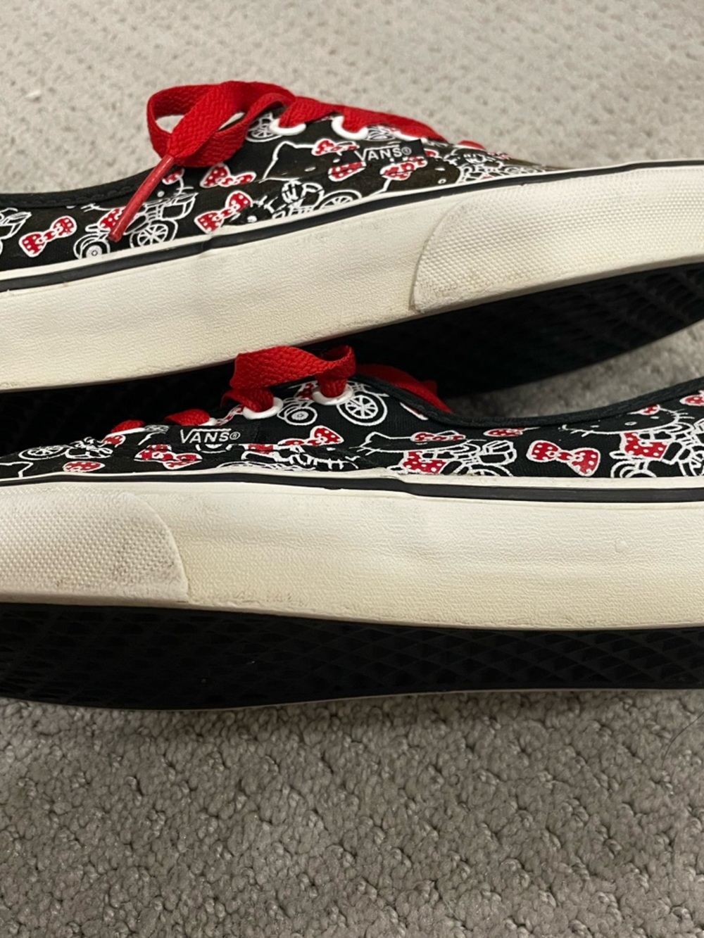 Vans x Hello Kitty Sneakers Size 7.5 Black Red Bow Print Cute Y2K - Picture 6 of 8